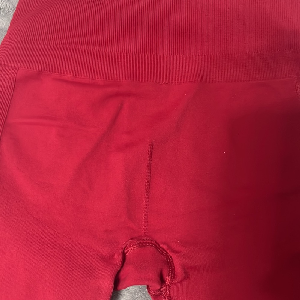 Lululemon Zone In crop - Picture 5 of 6